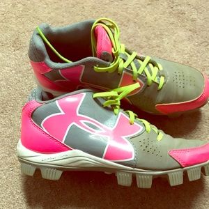 Girls softball cleats